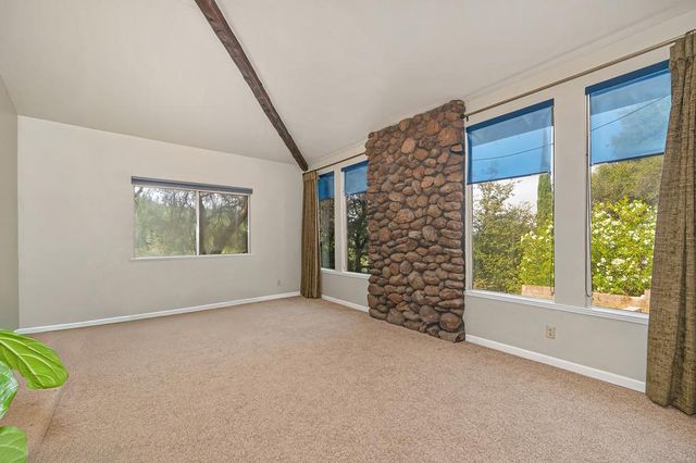 18251 W Clinton Rd, Jackson, CA 95642