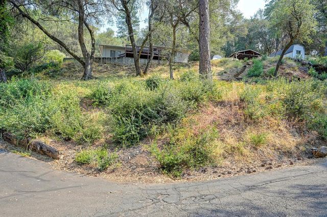 18251 W Clinton Rd, Jackson, CA 95642