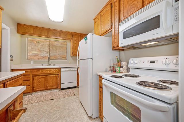 18251 W Clinton Rd, Jackson, CA 95642