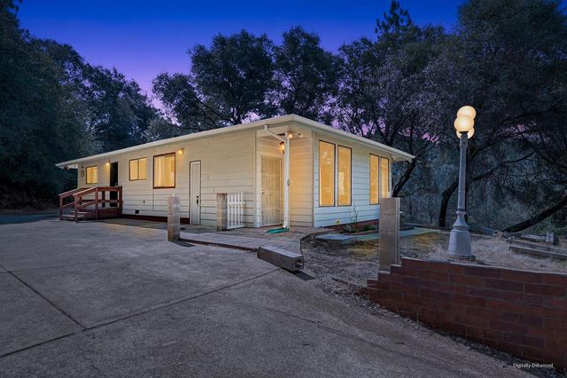 18251 W Clinton Rd, Jackson, CA 95642