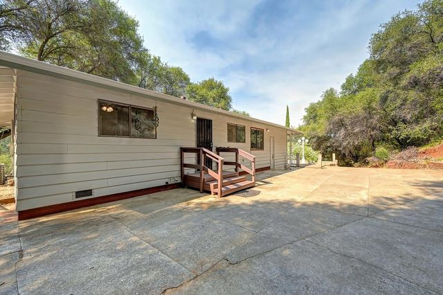 18251 W Clinton Rd, Jackson, CA 95642