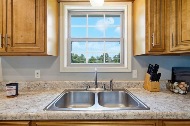 1080 Barker Lane, Berea, KY 40403