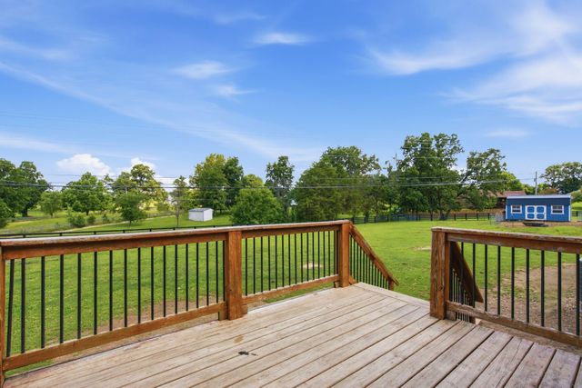 1080 Barker Lane, Berea, KY 40403