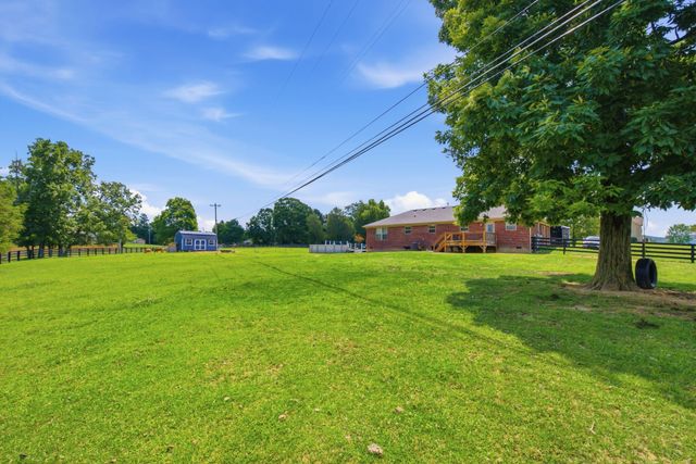 1080 Barker Lane, Berea, KY 40403