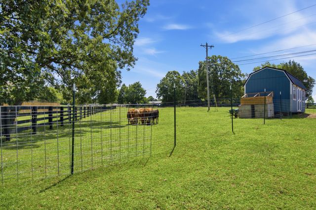 1080 Barker Lane, Berea, KY 40403
