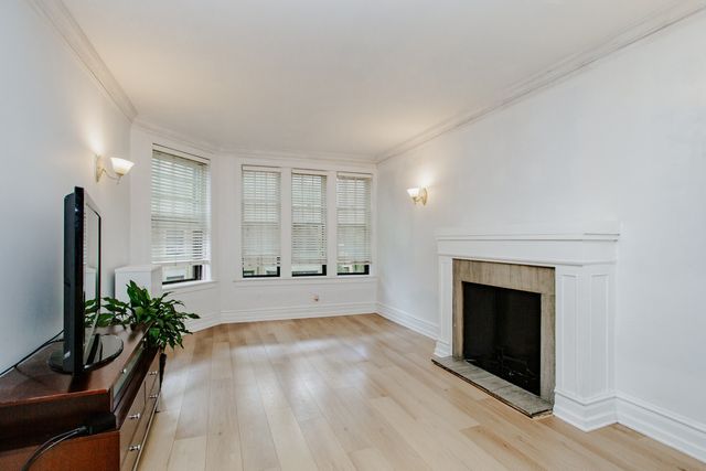 1225 W Lunt Avenue 2B, Chicago, IL 60626