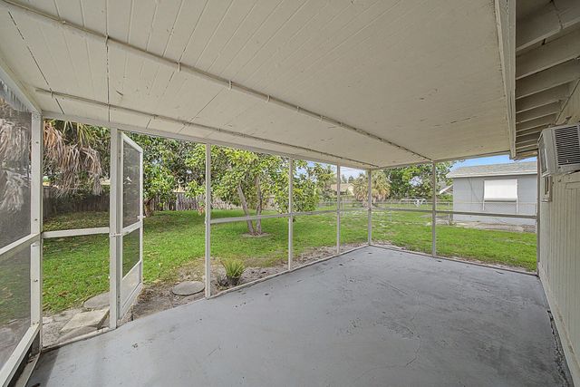 301 SE 21st Avenue, Boynton Beach, FL 33435