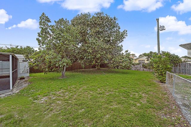 301 SE 21st Avenue, Boynton Beach, FL 33435