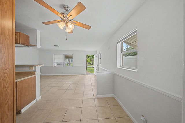 301 SE 21st Avenue, Boynton Beach, FL 33435