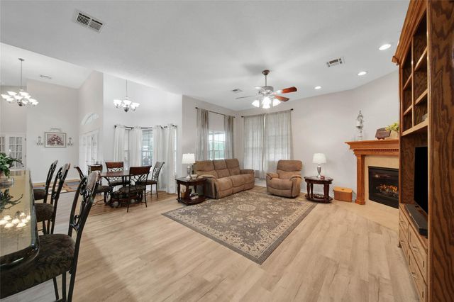 128 Duke Road, Bedias, TX 77831
