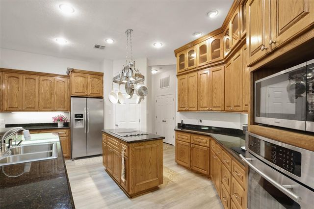 128 Duke Road, Bedias, TX 77831