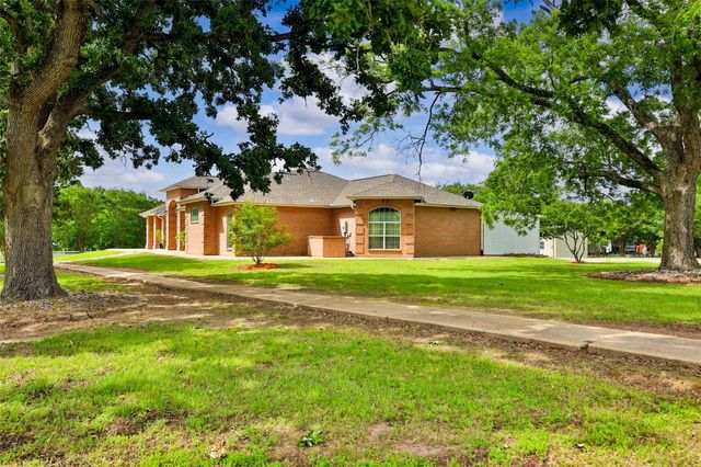 128 Duke Road, Bedias, TX 77831
