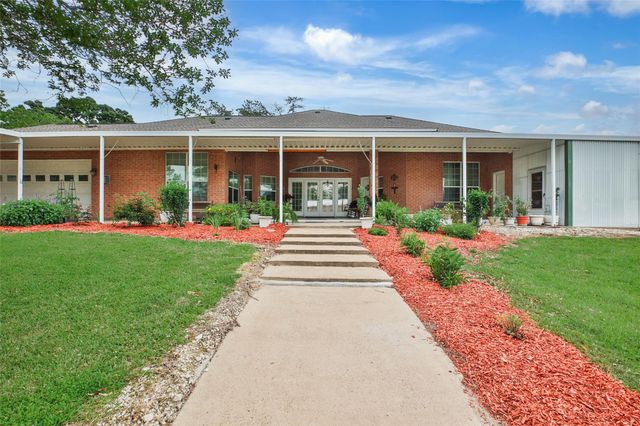 128 Duke Road, Bedias, TX 77831