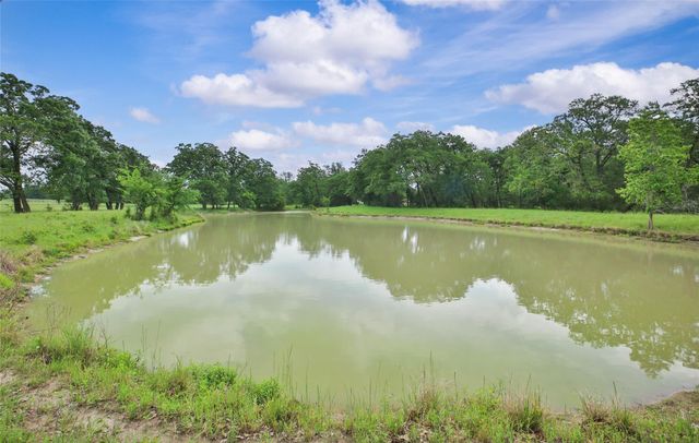128 Duke Road, Bedias, TX 77831