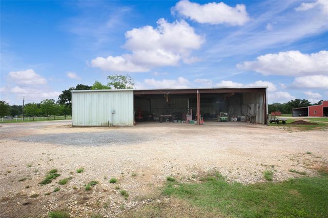 128 Duke Road, Bedias, TX 77831