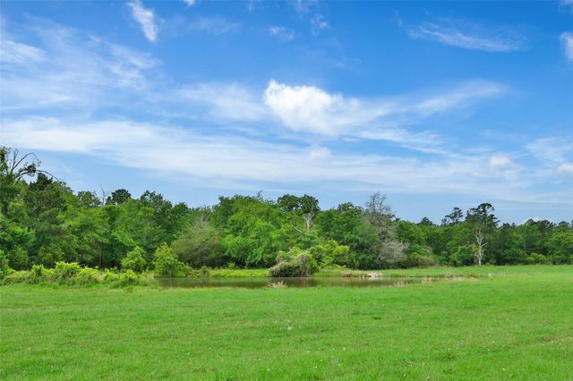 128 Duke Road, Bedias, TX 77831