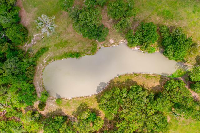128 Duke Road, Bedias, TX 77831