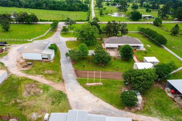 128 Duke Road, Bedias, TX 77831