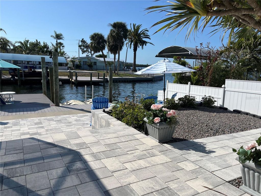 Image 11 of property listing at 3704 100TH STREET W, Bradenton, FL 34210