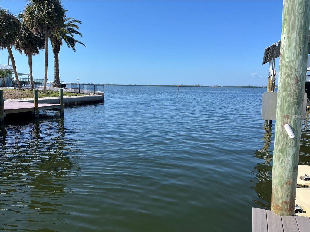 Image 3 of property listing at 3704 100TH STREET W, Bradenton, FL 34210