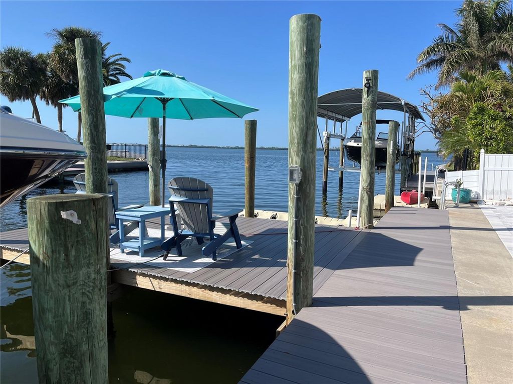 Image 6 of property listing at 3704 100TH STREET W, Bradenton, FL 34210