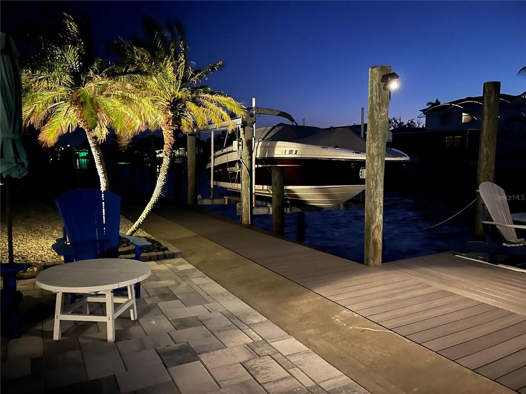 Image 9 of property listing at 3704 100TH STREET W, Bradenton, FL 34210