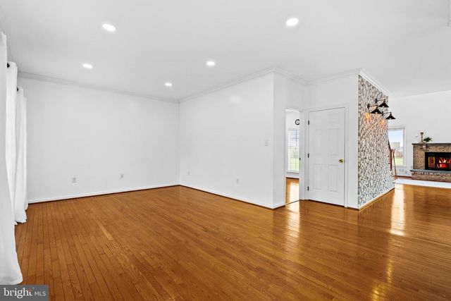 42827 SPINKS FERRY RD, Leesburg, VA 20176