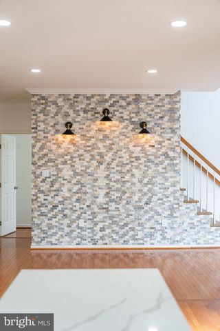 42827 SPINKS FERRY RD, Leesburg, VA 20176