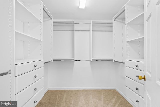 42827 SPINKS FERRY RD, Leesburg, VA 20176