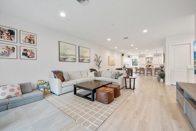 12514 Gross Pointe Drive, Palm Beach Gardens, FL 33418