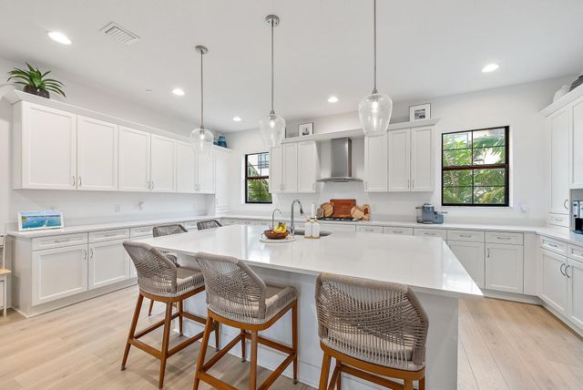 12514 Gross Pointe Drive, Palm Beach Gardens, FL 33418