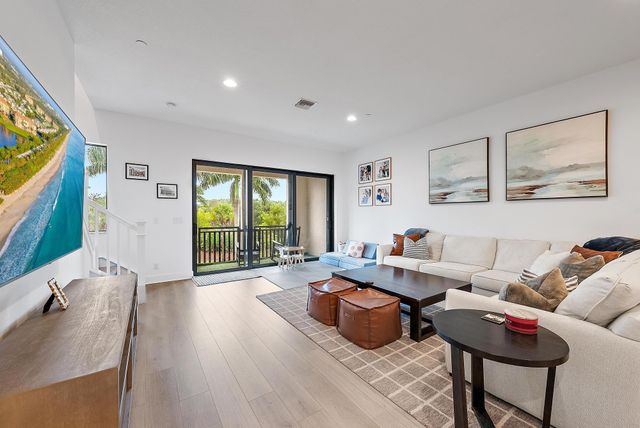 12514 Gross Pointe Drive, Palm Beach Gardens, FL 33418