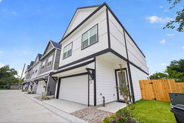 211 Clark Meadows Lane, Houston, TX 77076