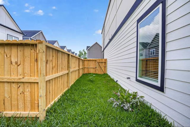 211 Clark Meadows Lane, Houston, TX 77076