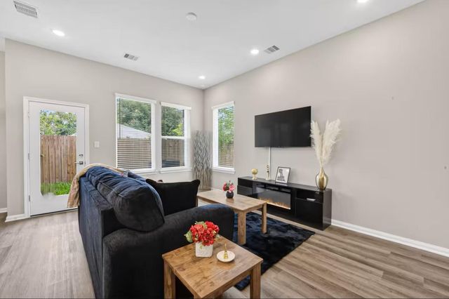 211 Clark Meadows Lane, Houston, TX 77076