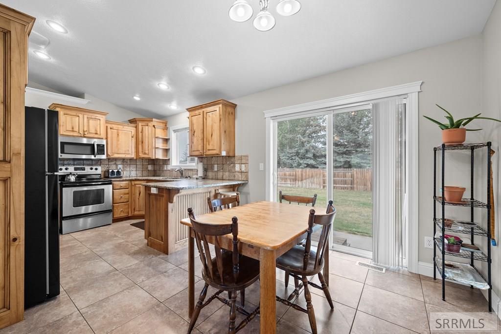 Image 13 of property listing at 1105 N Preston Drive, Idaho Falls, ID 83401