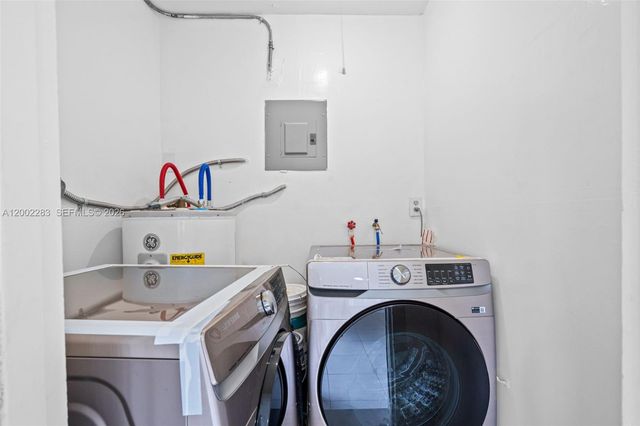 7505 NW 58th St, Tamarac, FL 33321