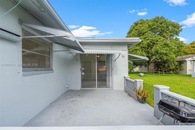 7505 NW 58th St, Tamarac, FL 33321