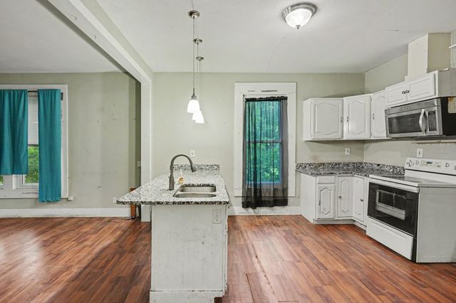 714 Ritchey Street, Gainesville, TX 76240