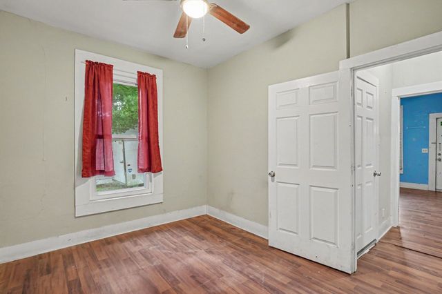 714 Ritchey Street, Gainesville, TX 76240