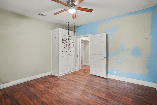 714 Ritchey Street, Gainesville, TX 76240