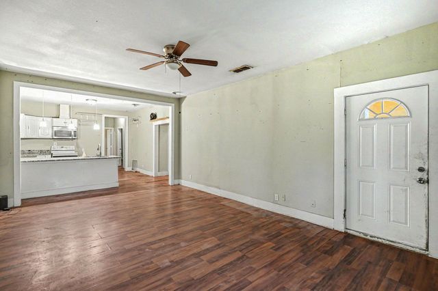 714 Ritchey Street, Gainesville, TX 76240