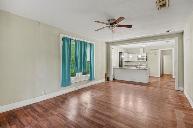 714 Ritchey Street, Gainesville, TX 76240