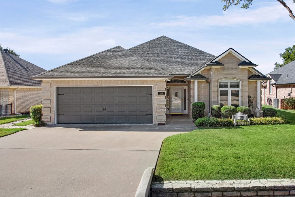 8606 Leisure Lane, Granbury, TX 76049 — exterior