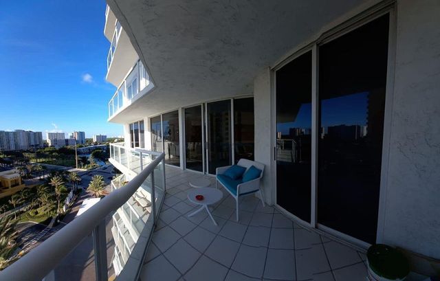 16425 Collins Avenue 818, Sunny Isles Beach, FL 33160