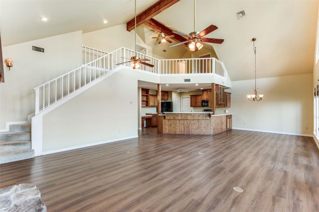 106 Redbud DR, Spicewood, TX 78669