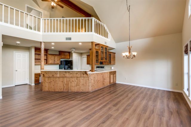 106 Redbud DR, Spicewood, TX 78669