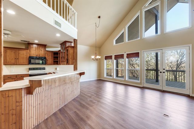 106 Redbud DR, Spicewood, TX 78669