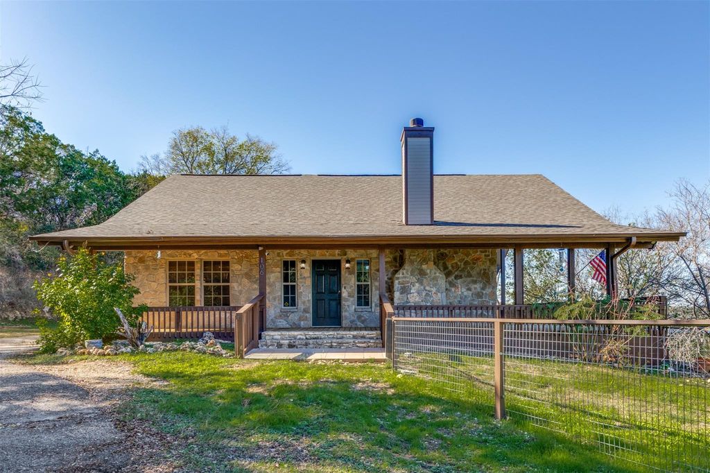 106 Redbud DR, Spicewood, TX 78669
