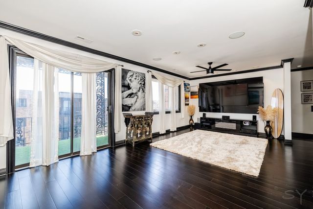 9375 Landings Lane 502, Des Plaines, IL 60016